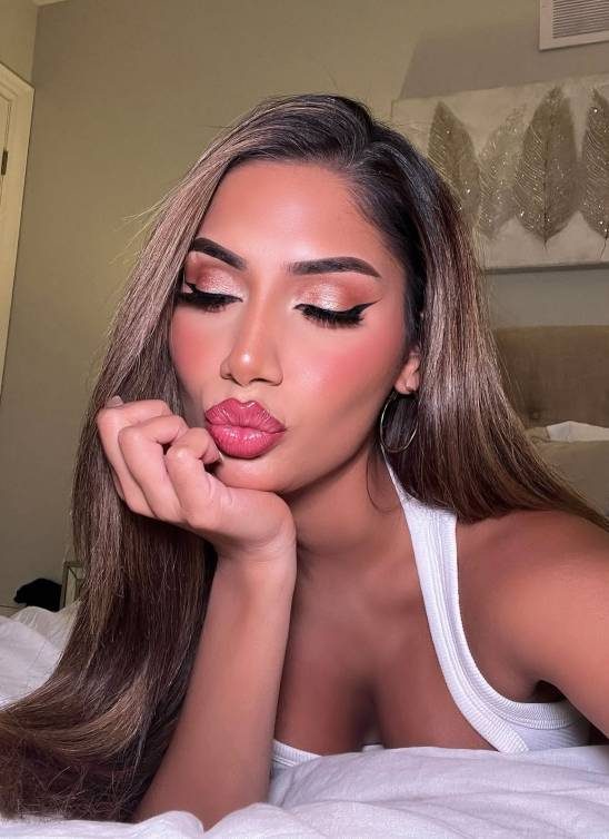 “Halo lips” je novi makeup trend za sjajne i pune usne, a evo kako da ga rekreirate