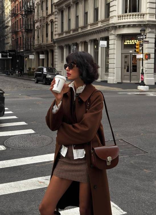 Kako da izgradite minimalistički garderober: Lista 17 ključnih komada