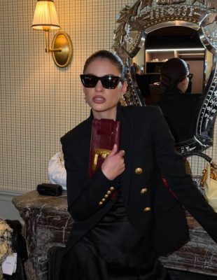 Vosak za kosu u stiku: Kako se koristi i 7 frizura koje vredi isprobati