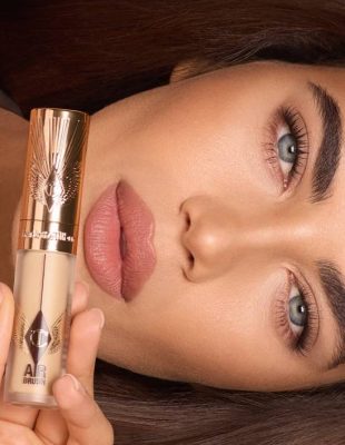 Novi Charlotte Tilbury korektor obećava “airbrush” efekat – evo šta zapravo znači