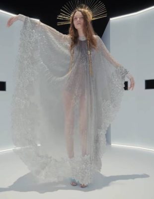 Valentino couture revija pokazala je da nasleđe brenda u pravim rukama