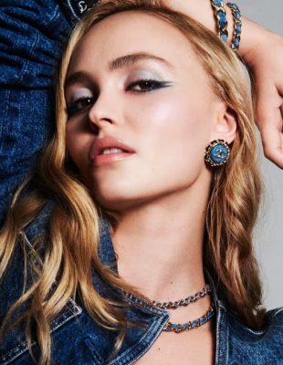 Chanel COCO Denim makeup kolekcija je novi “cool girl” beauty moment sa Lily-Rose Depp u glavnoj ulozi