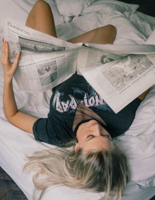 Prvi collab predstave i žurke u Beogradu: „Ostrvo devica“ i DJ Mećava na Dorćol Platzu