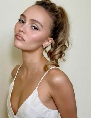 “Ballet slipper” nijansa karmina osvaja prolećnu beauty scenu