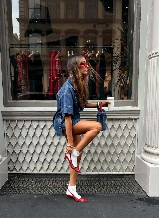 Denim on denim: Kako nositi najpopularniji trend za proleće?