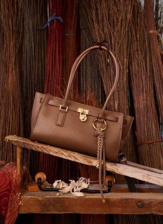 Michael Kors Hamilton je bila “it” torba 2009 – sada stiže njen savremeni update