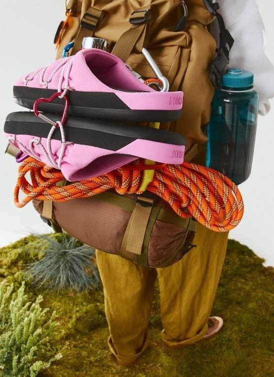 Moon Boot ima prvu letnju kolekciju obuće — u znaku gorpcore estetike