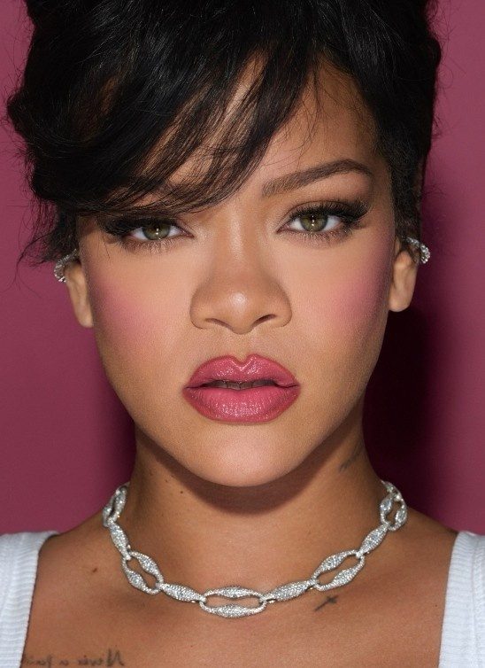 Rihanna i Fenty Beauty predstavljaju rumenilo koje traje satima