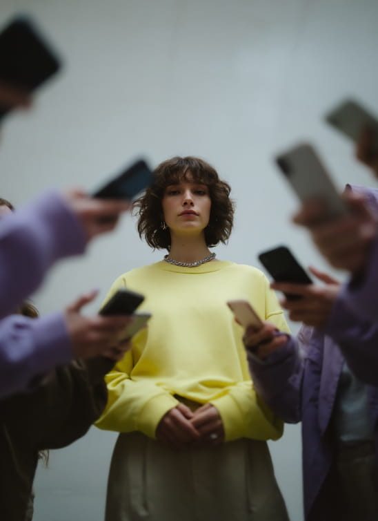 Zašto nam je lakše da pišemo nego da pozovemo (a nije isto)